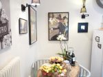 Kitchen: Cafe style dining in the kitchen